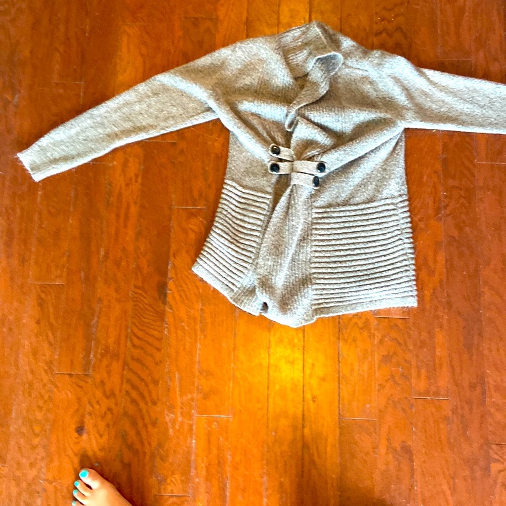 Super cute soft sweater